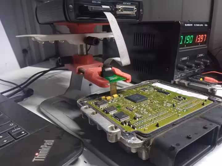 Какво представляват програматорите за ECU и кога са